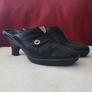 Cole Haan Black Short Heel Mules 8aa